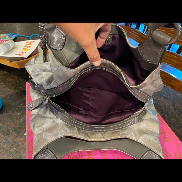 Coach purse - Picture 4 of 8